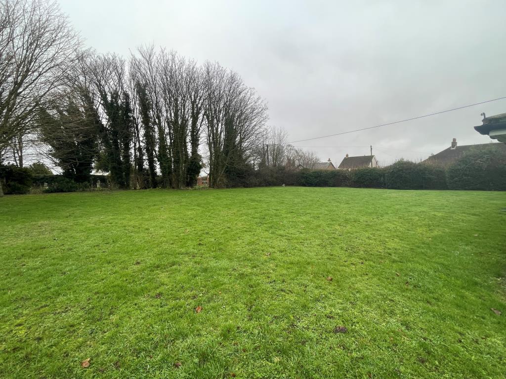 Lot: 130 - LAND WITH PLANNING FOR A PAIR OF SEMI-DETACHED HOUSES - 